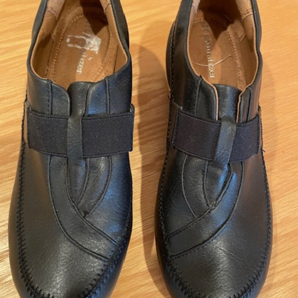 Lady's Naturalizer day shoes